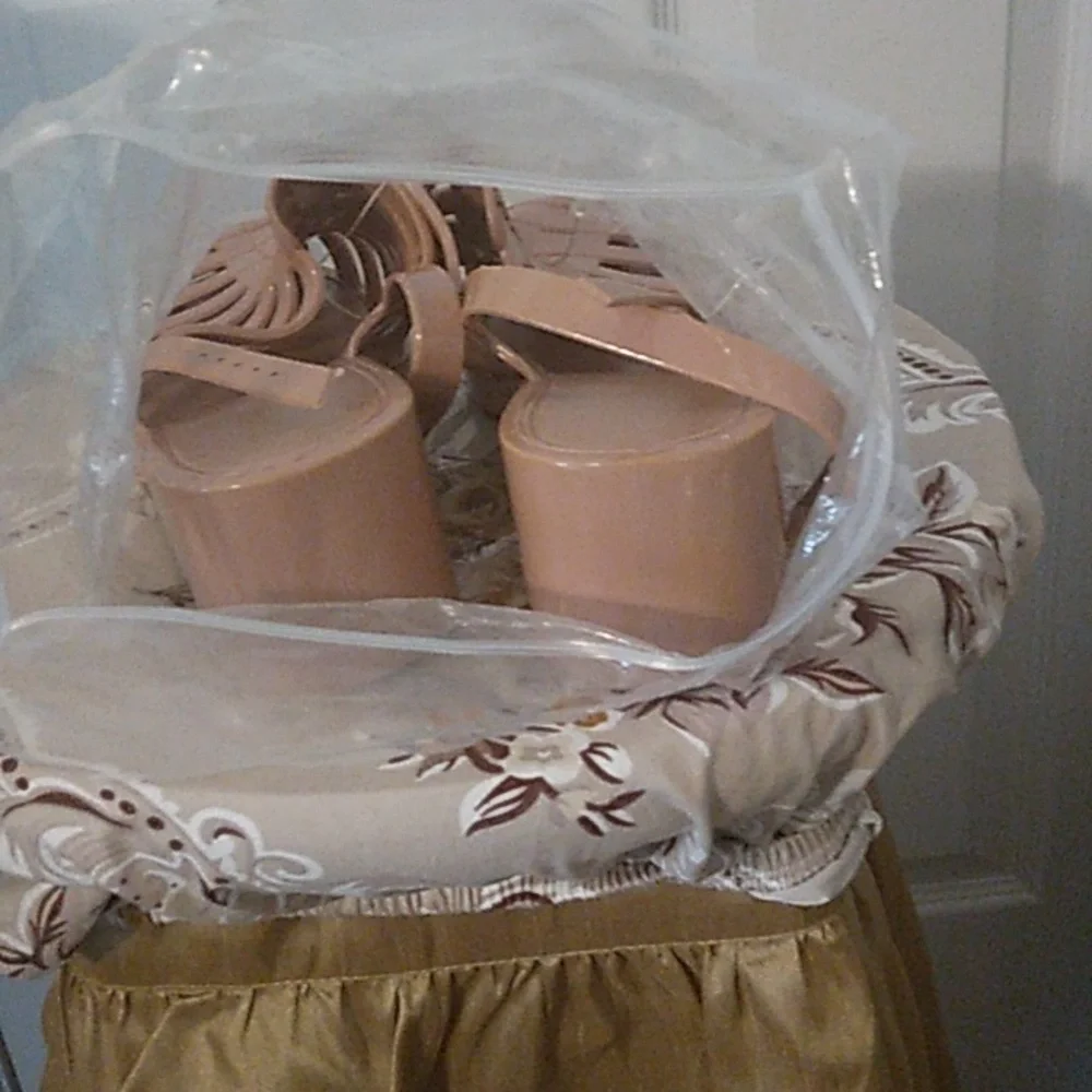 Shoes - Picture 2 of 2